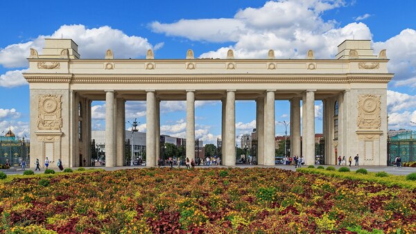Сто лет фабрике счастья