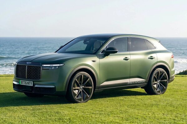 BENTLEY ВЫКАТИЛ ПЕРВЫЙ СЕРИЙНЫЙ ЭЛЕКТРОКРОССОВЕР TORCAL