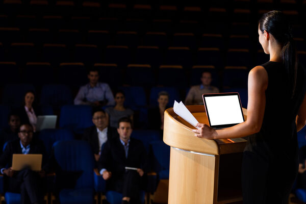 Fundamentals of Public Speaking and the Structure of a Good Presentation