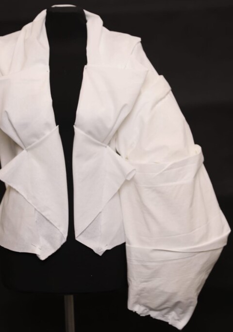 Разработка жакета Issey Miyake 1991 методом наколки