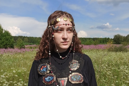 «В&nbsp;творчестве многое происходит интуитивно, и&nbsp;это нормально». Интервью с&nbsp;Алисой Горшениной