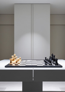 разработка упаковки и&nbsp;брендинг шахматного сета CHESS SET глазами AI