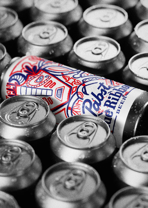 Дизайн упаковки для банок пива 
Pabst Blue Ribbon