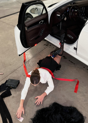 Обезьяна с гранатой