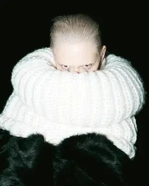 ART CONCEPT: SNOW BURN SCARF