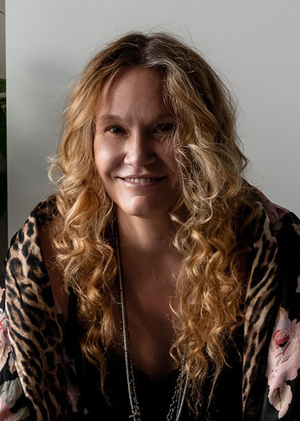 «Мы склонны, к сожалению, обрастать мещанством, даже я» — дизайнер Наталья 