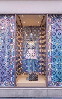 Анализ витрин Louis Vuitton