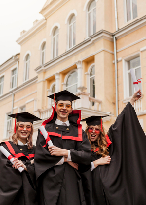 Трудоустройство и зарплаты выпускников по образовательным организациям
