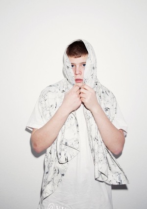 анализ песен yung lean 
