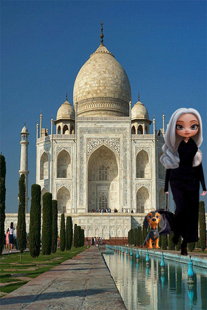 Princess's diaries of Balenciaga kingdom