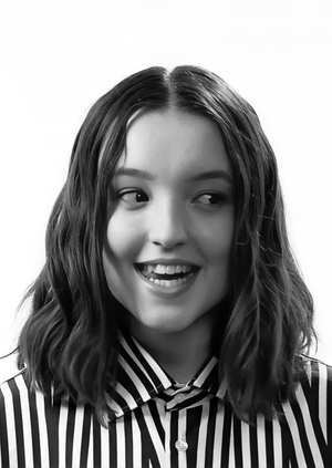 Белла Рамзи: Под прицелом критики и ожиданий