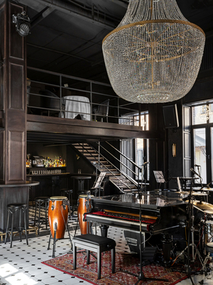 Piano Bar