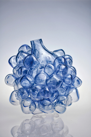 Интерьерная ваза  "Новый источник" из переработанного бутылочного стекла