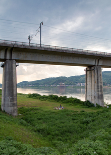 Close to&nbsp;the river