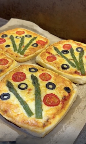 Слойки (мини пицца)