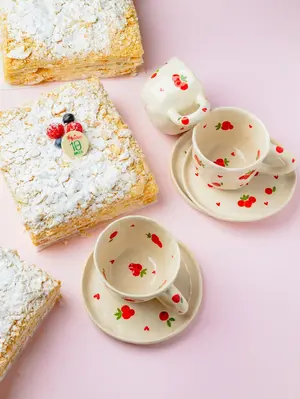 Moroz Ceramics x Кафе Брусника