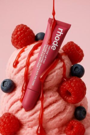 Анализ данных и визуализация — проект по продуктам бренда Rhode