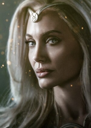 Обучение модели Stable Diffusion на лице Анджелины Джоли