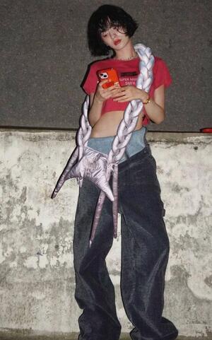 Серебрянная дутая сумка «ASCENDING LOOPS»