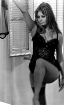 Curves&Lace