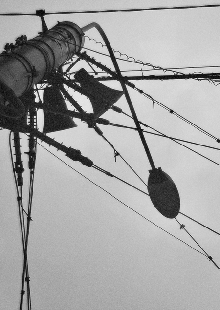 Переплетение проводов 