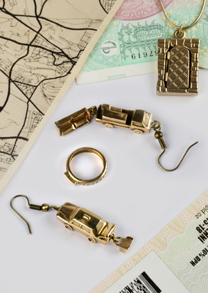 Mezi domy (Между домами)