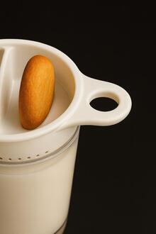 NOMI Biscuit Holder NOMI Biscuit Holder