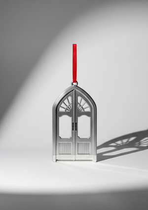 Ёлочная игрушка для проекта «Двери с помоек»