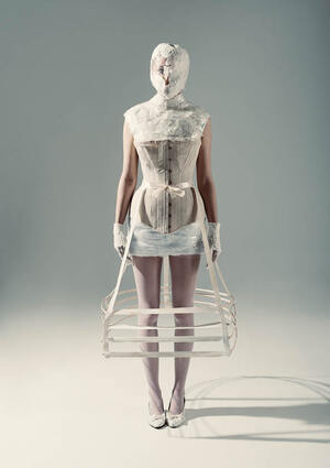 Empress's tournure replica