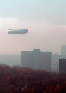 Белый дирижабль