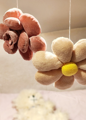 Детский мобиль «Цветочки» по брифу askona