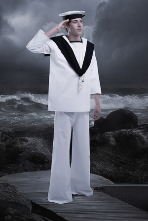 Корабль не заметил потери матроса 