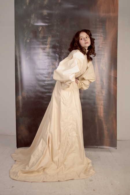 THE "WHITE ROSE"'S VISITING DRESS. REPLICA