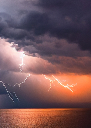 lightning bolt \\ Обучение генеративной нейросети