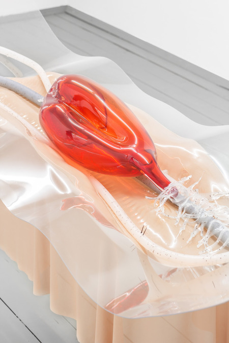 Фантомная тактильность и телесность в современном искусстве