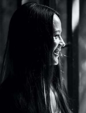 Доклад о кураторе: Зои Батт