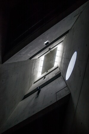 Визуальный язык памяти: общие художественные решения музеев совести