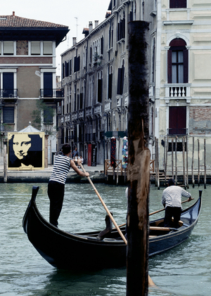 Mona Lisa Travels. IX. A venetian interlude: Mona at rest