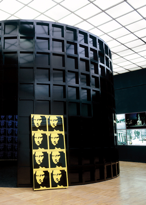 Mona Lisa Travels. VII. Mona Lisa Time Tower