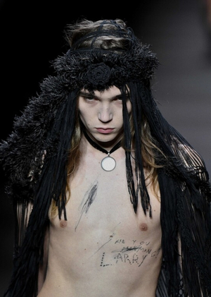 Tragic in fashion design