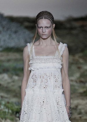 Древнегреческие мотивы в работах современных дизайнеров одежды