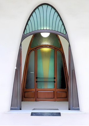 Дверь как граница эпох: от ремесла к технологии