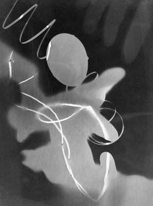 Свет как материал и метафора в фотограммах