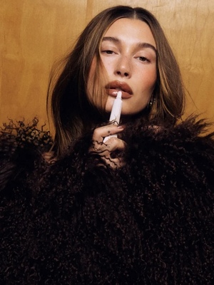 Визуальный код Rhode: стратегия, изменившая эстетику индустрии