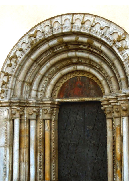 Декоративное Обрамление Проёмов в Архитектуре