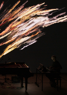 III. Анализ визуального материала / 3.2. Гибридный опыт