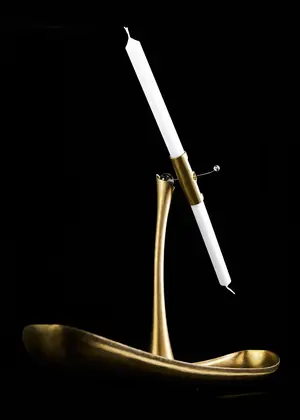 "Кавендиш" — балансирующий подсвечник