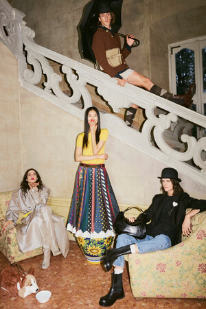 Анализ стилистических и коммуникативных средств крупных модных домов 20-21в