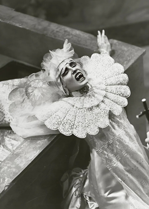 Готика как визуальный язык // эволюция готических хорроров