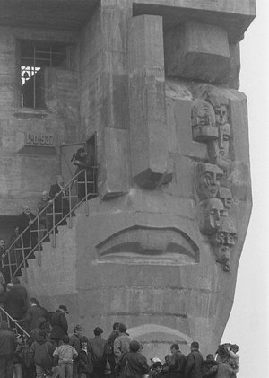 Скульптура как инструмент власти в СССР